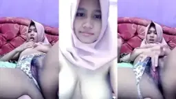 Gadis Berjilbas Mengocek Memek Sendiri Bagian Kedua