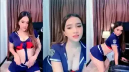 Putri Naya Berpakaian Seragam Siswi Yang Menggoda Dan Liar