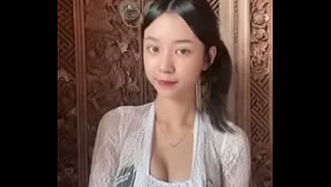 Sindi Pengen Digeprek, Bibirnya Nunggu Digigit, Badannya Udah Keringetan Pengen Diraba.