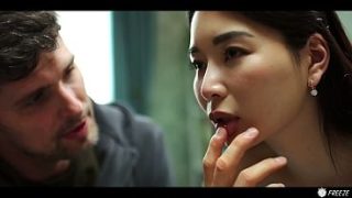 Gadis Jepang Imut Idol Kpop Ngecesin Precum, Muka Beku Dihajar Kontol