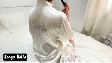Gadis Arab Dengan Bokong Montok Menggoda Ayah Tiri