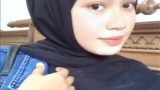 Kompilasi Video Montok Hot Cewek Hijab Yang Bikin Tegang