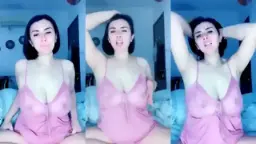 Tante Viona Pamer Susu Gede Montok Sampe Keluar Semua