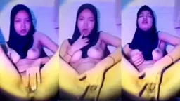 Toket Bulat Berhijab Lagi Asik Colmek Sampe Basah