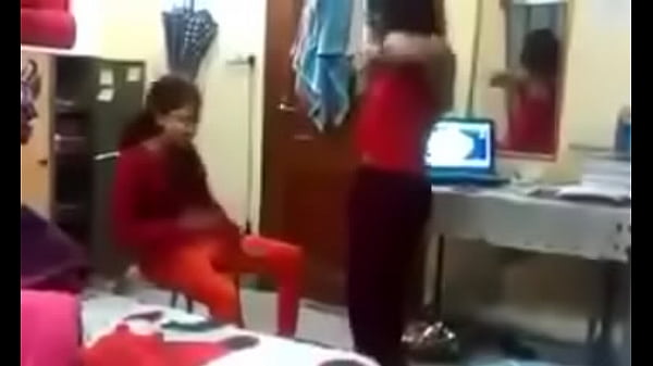 Lucah Lucahan Di Hostel, Bahasa Hindi Bikin Makin Panas