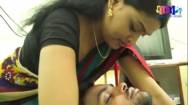 Ibu Rumah Tangga India Main Selingkuh Panas Sama Programmer Ganteng