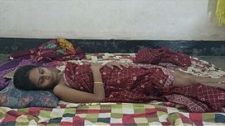 Desi Bhabhi Digebas Tetangga Sampe Mampus, Ngentot Keras Di Kamar Mandi