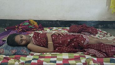 Desi Bhabhi Digebas Tetangga Sampe Mampus, Ngentot Keras Di Kamar Mandi