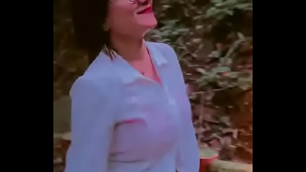 Babita Si Desi Sange, Goyangannya Bikin Ngilu.