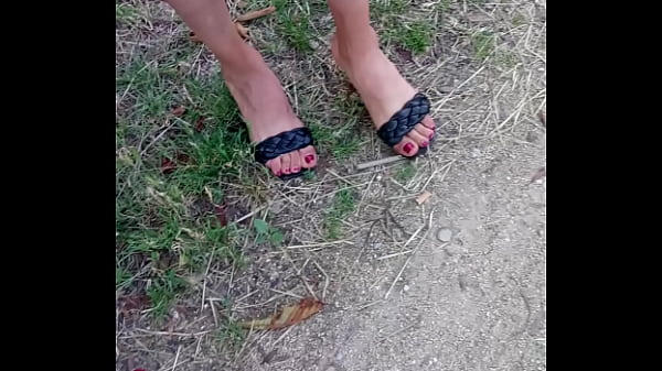 Bajingan Arab Montok, Jari-jari Kaki Seksi Bikin Mabuk, Tumit Tinggi Bikin Nafsu Naik.