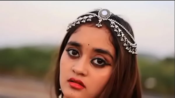 Neha Menggoda Kakak Tirinya Biar Nge-bugil Dia, Cerita Audio Hindi Yang Bikin Makin Basah.