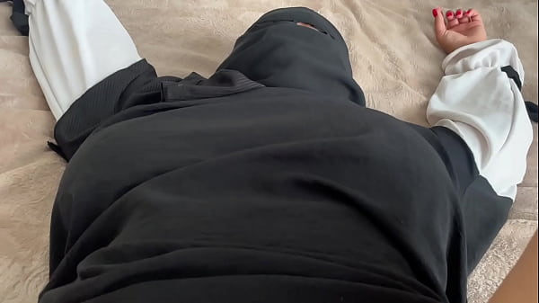 Pembantu Arab Bikin Klien Makin Bernafsu Lihat Pussy Ketat Dan Tetek Gede.