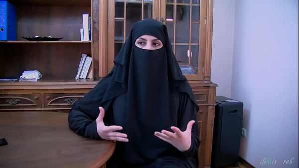 Kesepakatan Abad Ini, Ditutup Dengan Ciuman Memek Dari Pelacur Berhijab Arab – Lilimissarab