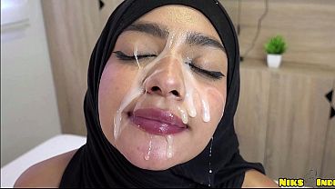 Ngentotin Habis-habisan Cewek Hijab Muda, Mancing Sampe Crot Berantakan.