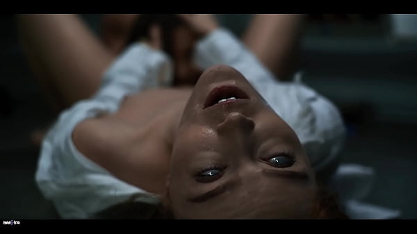 Alien Parasit Pikiran Ngontrol Cewek Seksi, Bikin Mereka Ngacengin