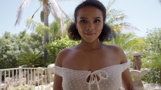 Alina Ali Merengek Minta Kontol Lagi, Nggak Tahan Pengen Digenjot Terus.