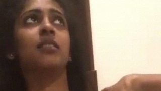 Cewek India Bikin Video Bugil Pacarnya, Terus Bocor Di Internet