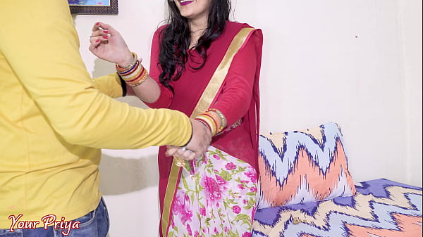 Desi Bhabhi Dikh Rahi Hai, Abe Toh Anal Mein Pel Diya Deep Blowjob Ke Baad. Hindi Sex Video.