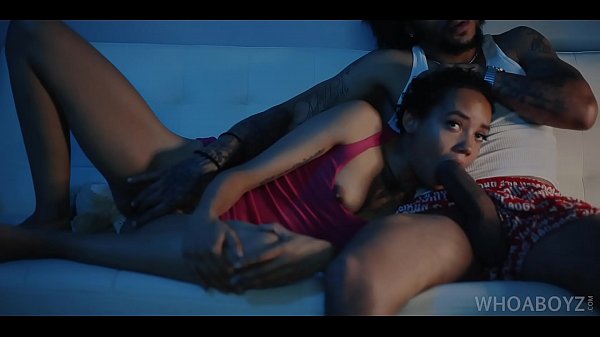 Anak Tiri Digauli Bapak Sambil Nyepong Kontol