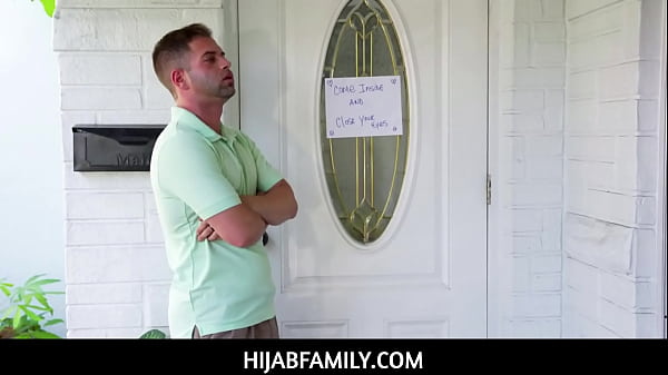 Hijabfamily – Pantat Binal Arab Mulus Diobrak-abrik Sampai Njerit!