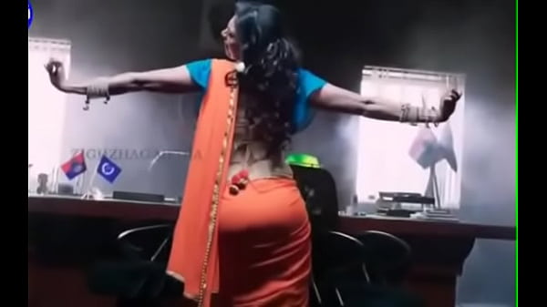 Desi Pantat Gede Di Balik Sari, Bikin Pengen Ngeloyor
