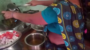 Ibu Rumah Tangga India Masak Seks Dengan Selingkuhan, Bikin Dapur Makin Panas.