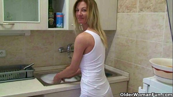 Video Coli Buatan Sendiri Dari Ibu Di Rumah
