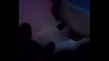 Mama Muda 31 Taun, Pusing Dikit, Ujung-ujungnya Temennya Mabuk Crot Di Kamar.