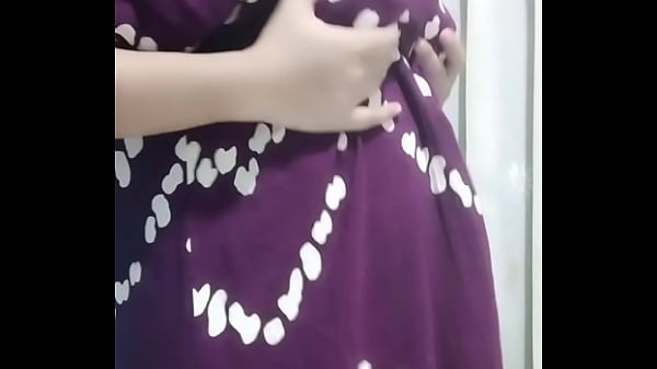 Bu Guru Hijab Pamer Memek Basah Pengen Digenjot