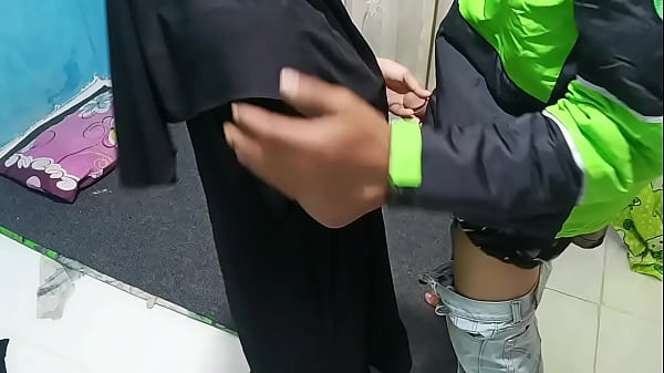 Prank Ajak Kencan Plus-plus Sama Ojol, Bikin Si Driver Tegang Sendiri