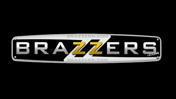 Tonton Brazzers, Bintang Bokep Dengan Toket Gede Bikin Ngaceng!