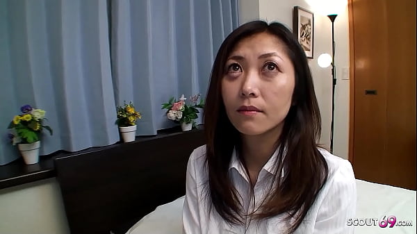 Ibu Tiri Jepang Montok Godain Entot Sampe Crot Di Dalem, Bokep Jav Polos.