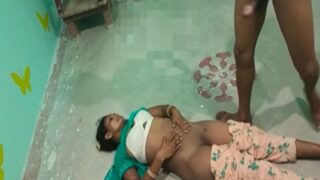 Buruh Miskin Ngentotin Induk Semang Di Video Mms Desi