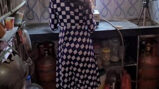 Istri Berani Ngentot Sama Adik Ipar Di Dapur, Bikin Makin Liar.