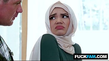 Ngentot Perdana Hijabi Imut Sama Tukang Ledeng Naudi Nala, Jason Sarcinelli—basah Semua!