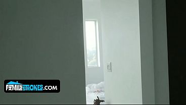 Blonde Montok Daisy Stone Dijilat Dan Dimuntahi Beban Kental Dari Kakak Tiri Bernafsu