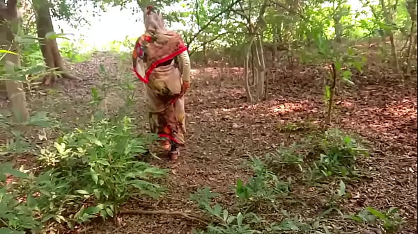 Malam Natal Paling Ngehe, Radhika Desi Binal Di Hutan, Ngewe Liarnya Bikin Ngaceng.