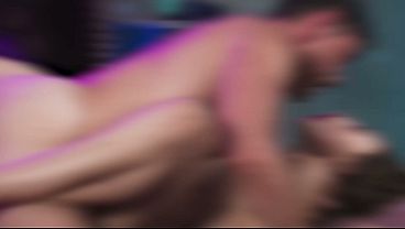 Gadis Rusia Berambut Hitam Dan Seksi Pake Fishnets Nikmatin Kontol Gede Di Semua Posisi Erotik