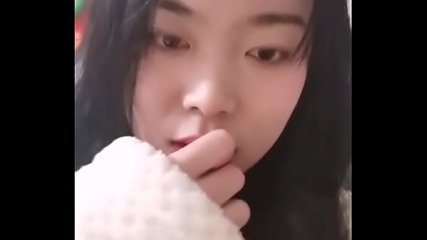 Gila, Cewek China Manis Banget, Bikin Pengen Gigit Bibirnya Sambil Meremas-remas Pantatnya Yang Montok.