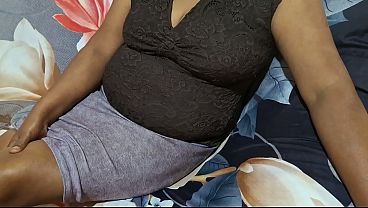 Ngaceng Banget Lihat Mami Tiri Asia Lagi Liburan, Pengin Bobo Bareng