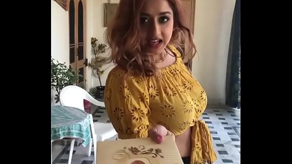 Braless Desi Cewek, Keliatan Jelas Bentukannya Bikin Ngiler
