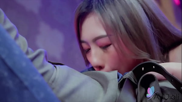 Cewek China Seksi Lin Siyu Lagi Ngewe Sambil Ngen**t Keras Banget.