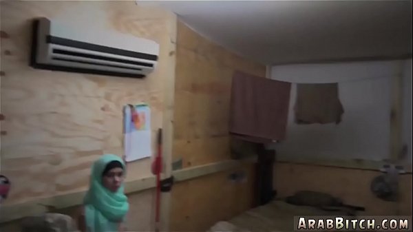 Ngentot Arab Pertama Kali, Kontol Tembus Lubang Muncrat, Operasi Memek Lari!