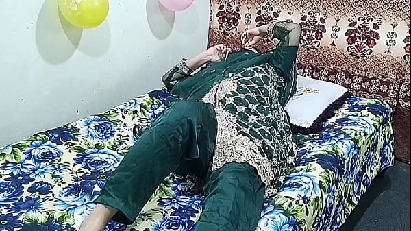 Seorang Ibu Rumah Tangga India Memanggil Pemuda Dan Mengocoknya Habis-habisan, Suara Hindi Panas Bikin Makin Liar.