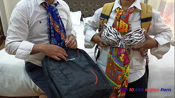 Xxx Pelajar Desi Terbaik Ngentot Cewek Desi Di Hotel Oyo Pertama Ketemu